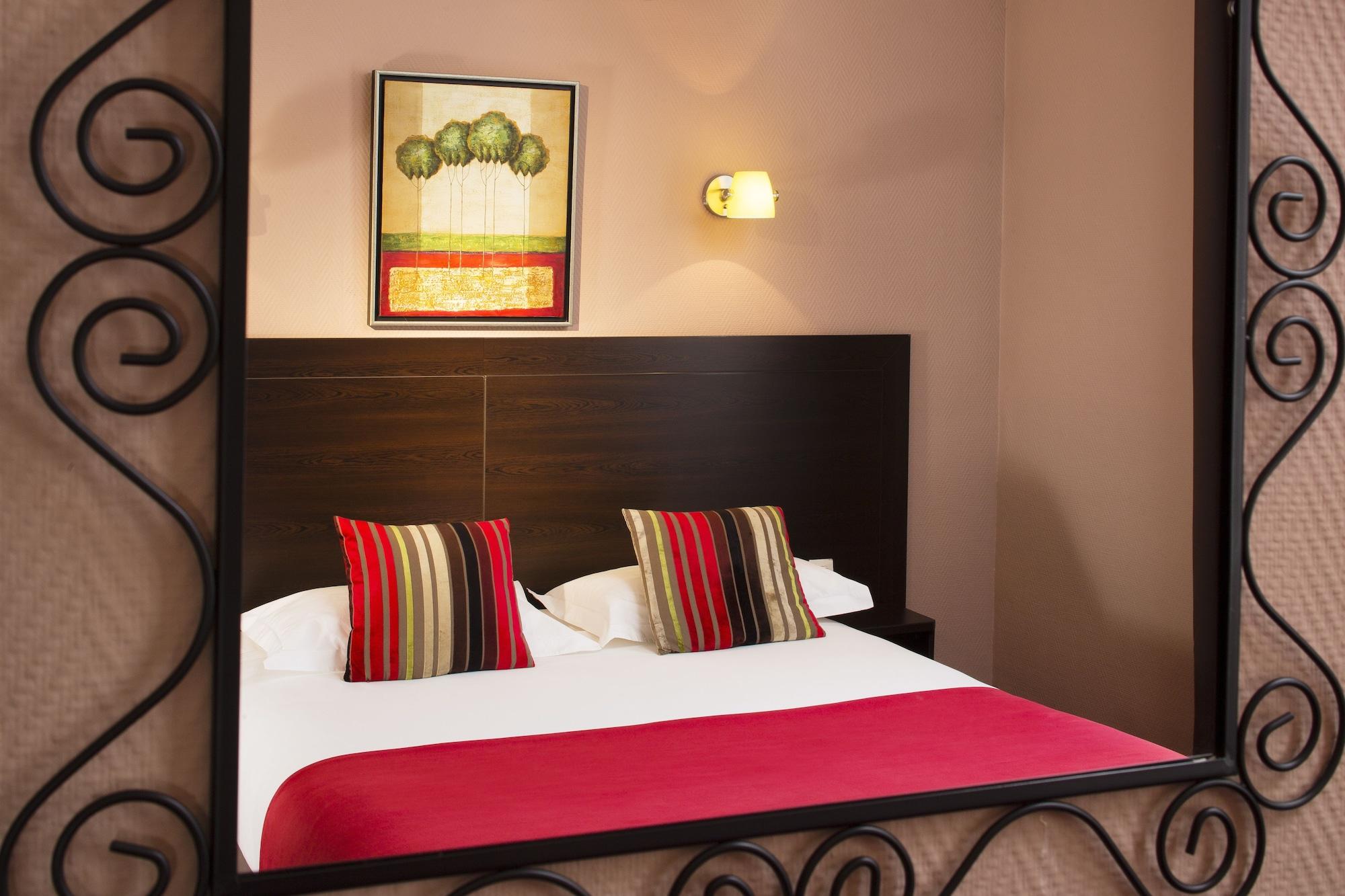 โฮเต็ล ชาทิลลอน ปารีส มอนท์พาร์เนสเซ Hotel ภายนอก รูปภาพ